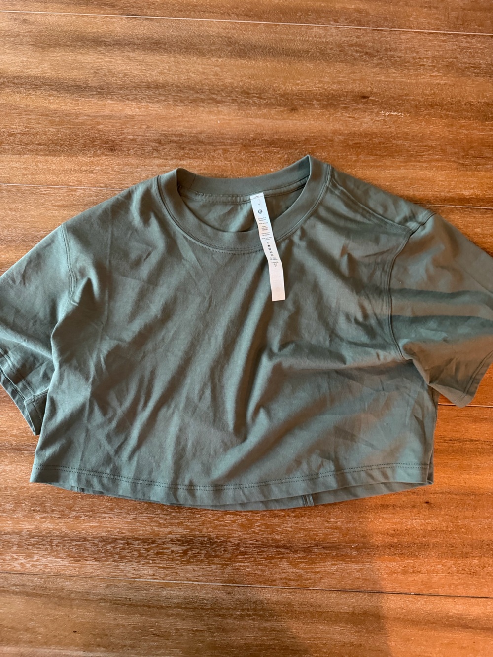 Lululemon Olive Green Women's Cropped Tee